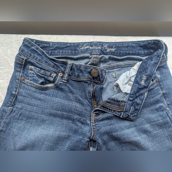 American Eagle 8 Short Stretch Skinny Jeans - Picture 6 of 13